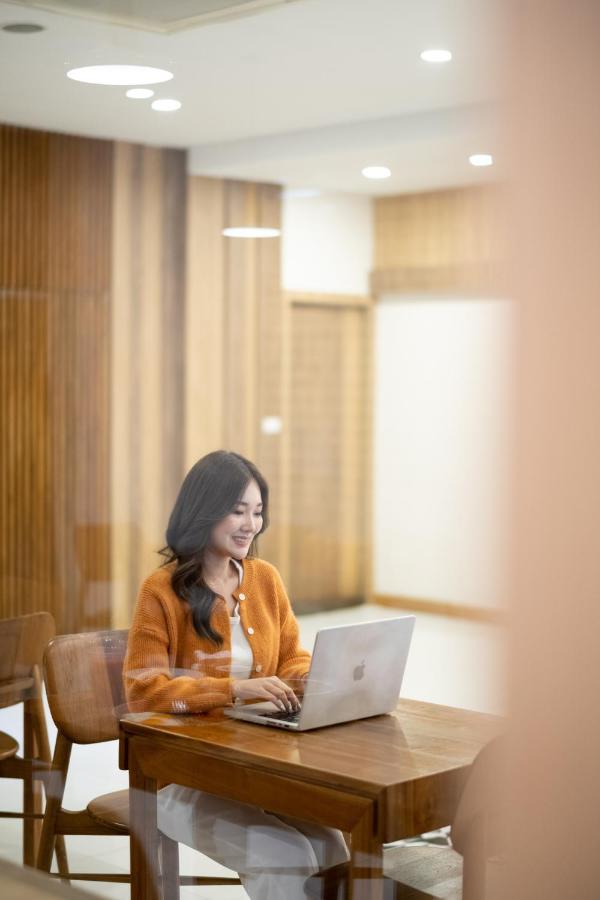 Sumittaya Chiangmai Hotel Чиангмай Екстериор снимка